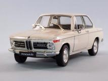BMW 2002 Ti  1971 creme