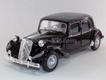 Citroen Traction 15CV 6 cilindros 1952 preta