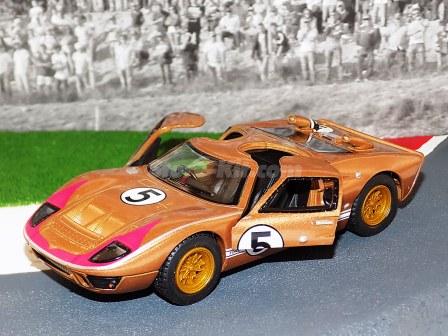 1/24 FORD GT-40 MK-II LN LeMans 1965 #3 Karosserie für Slot? gebaut