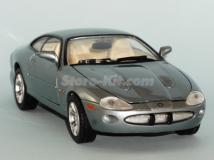 Jaguar XKR cinza 