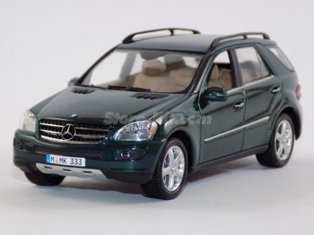 Mercedes-Benz M-Class 2005 verde