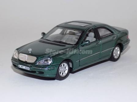 Mercedes-Benz S500 verde