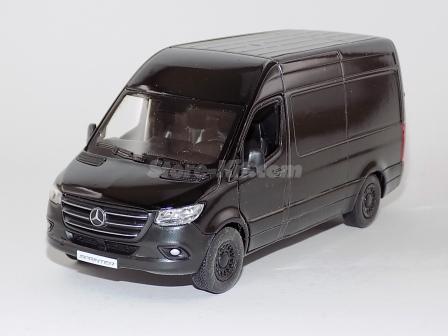 Mercedes-Benz Sprinter preta