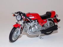 MV Augusta 750 S 1973 vermelha