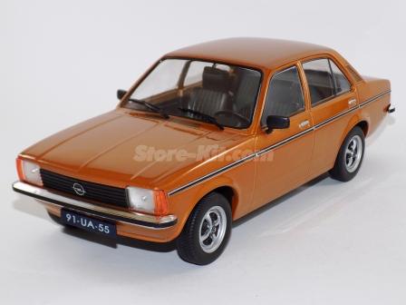 Opel Kadet C-2 4 portas 1977 Castanho