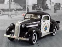 Pontiac Deluxe Police Car