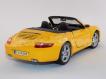 Porsche 911 Carrera S Cabriolet amarelo