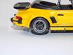 Porsche 911 Carrera Slant Nose 1989 amarelo