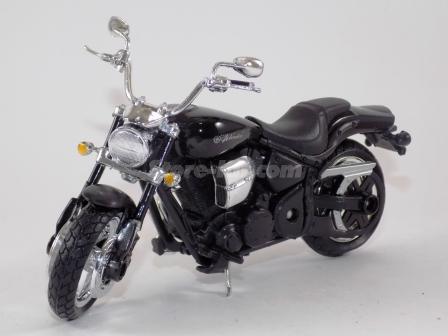 Yamaha Road Star Warrior preta